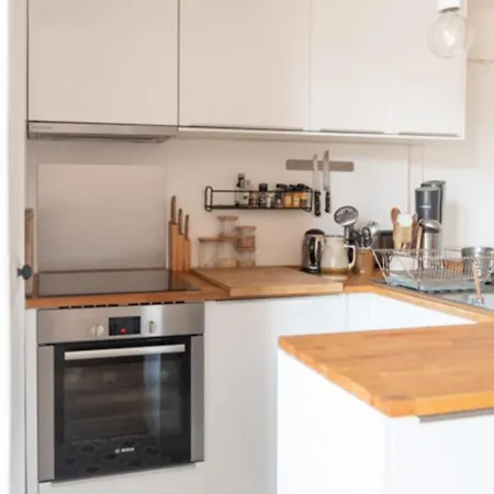 Bright 33M Comfort With Wifi In Paris Parijs